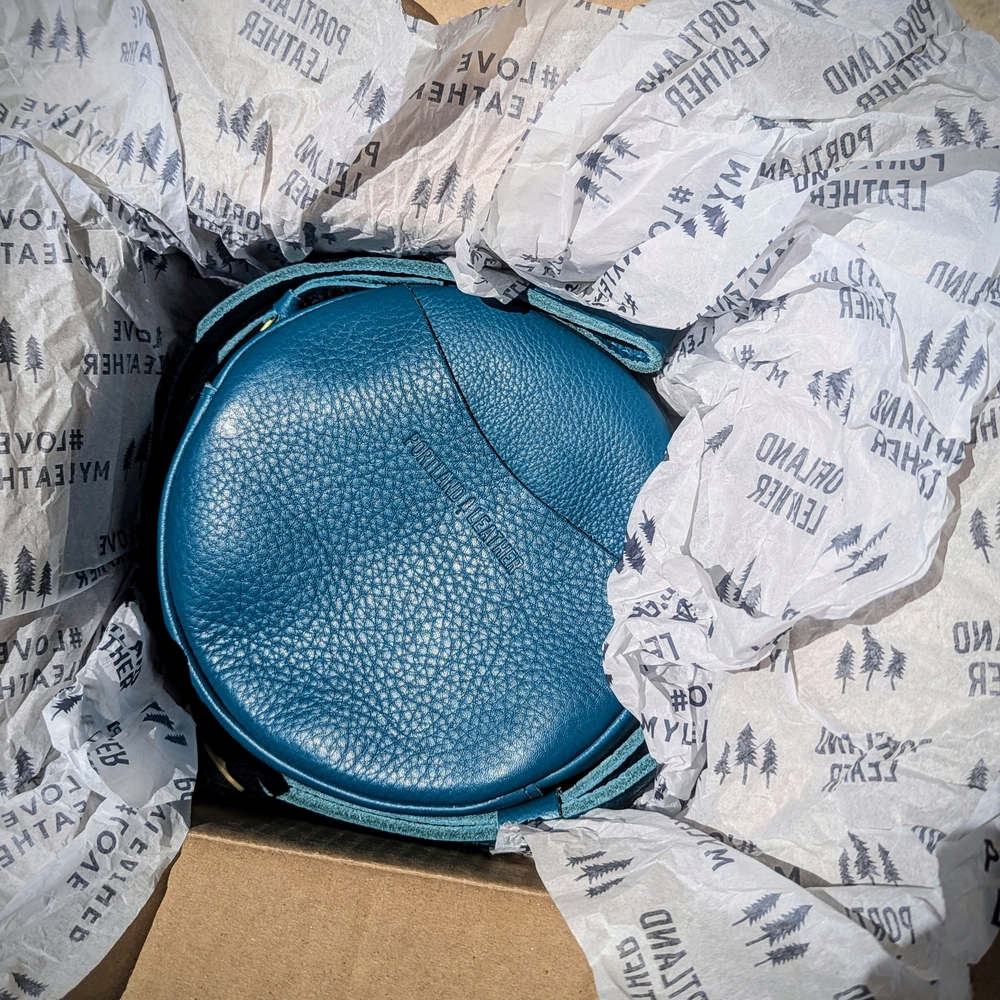 Portland Leather Soul Blue Small Circle Crossbody ~UNICORN COLOR~